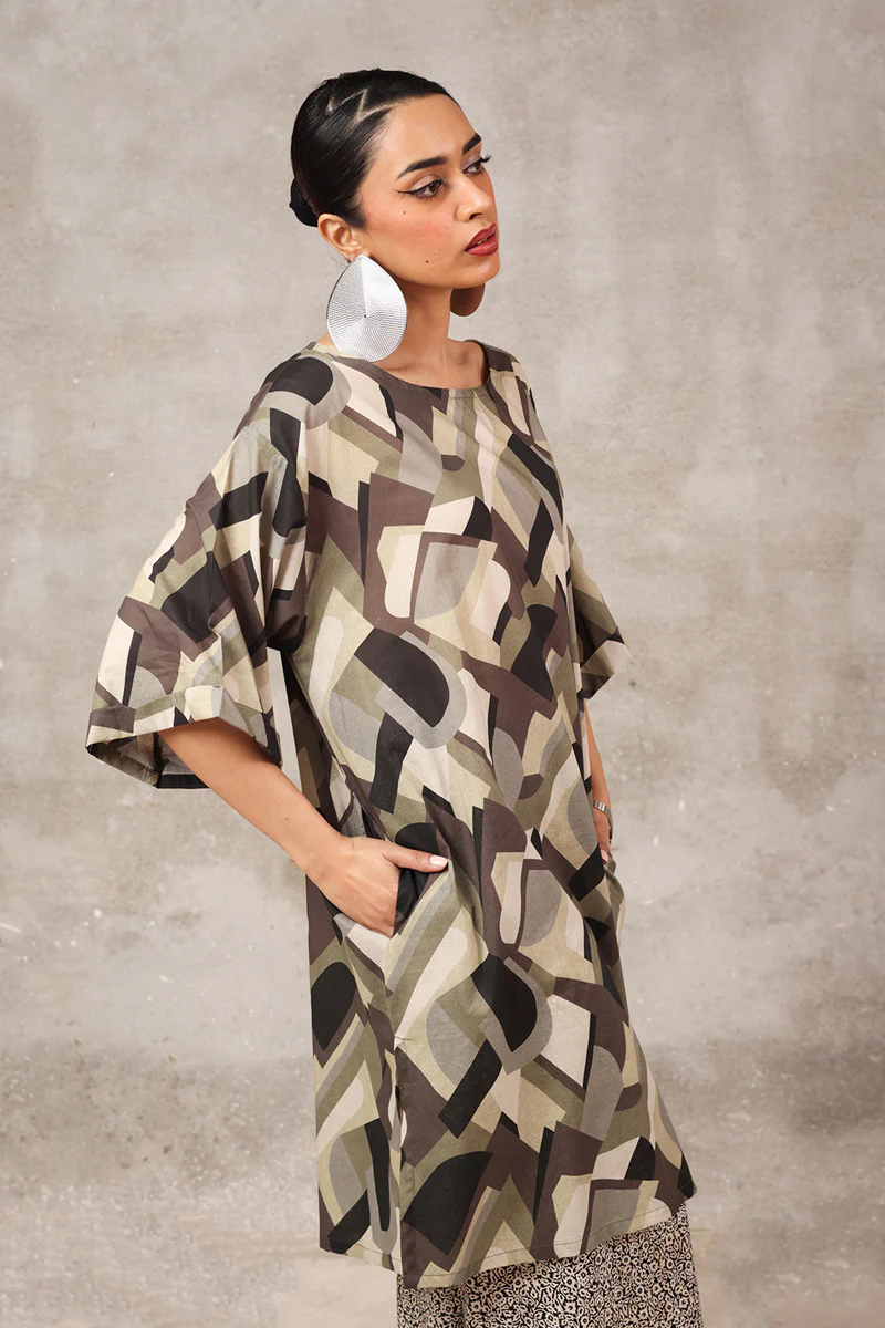 Abstract Retro Groove Top - Image 8