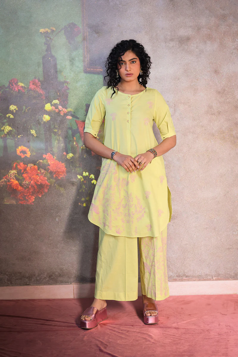 Bhaag-e-faras Suit - Image 10