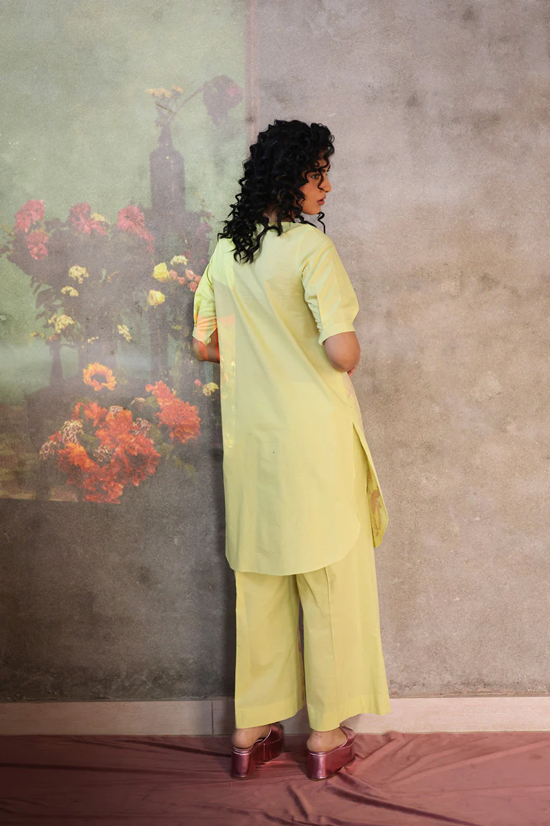 Bhaag-e-faras Suit - Image 15