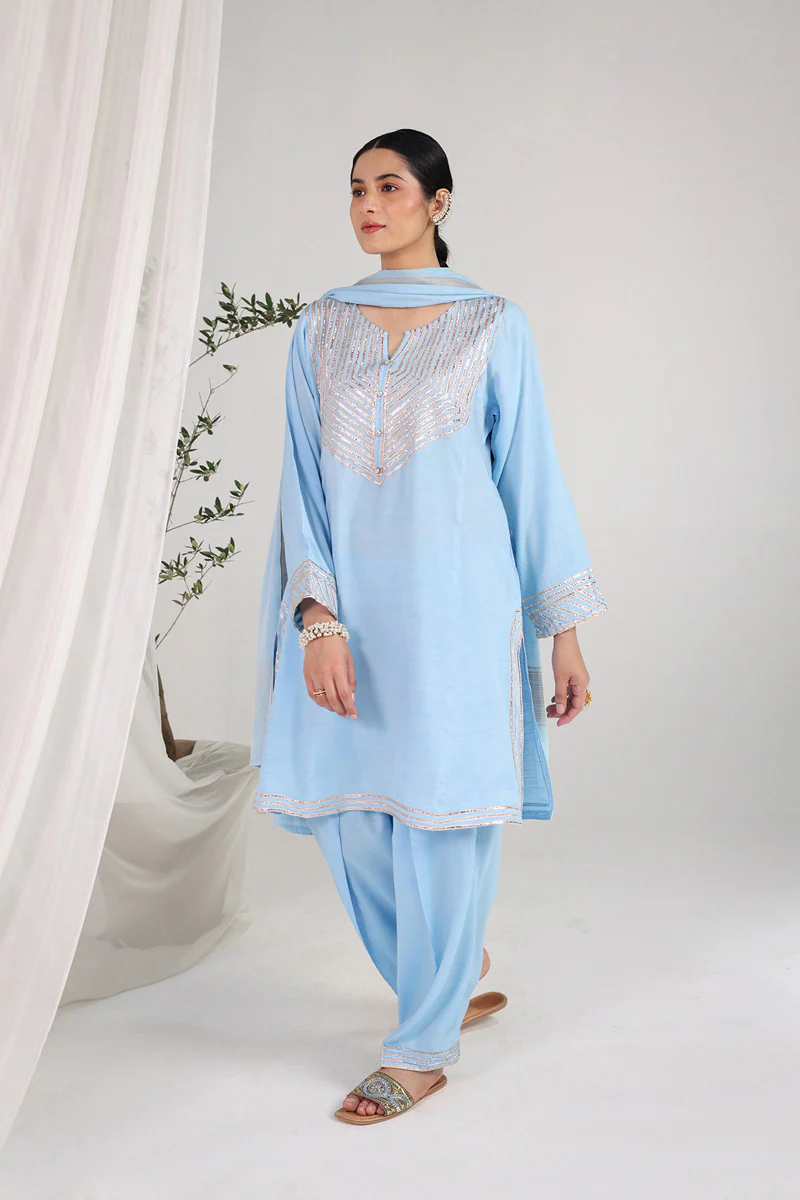Sunehri Naqsh Zareen Suit - Image 11