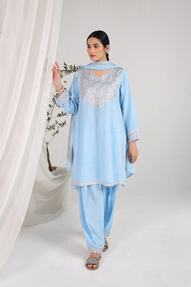Sunehri Naqsh Zareen Suit - Image 17