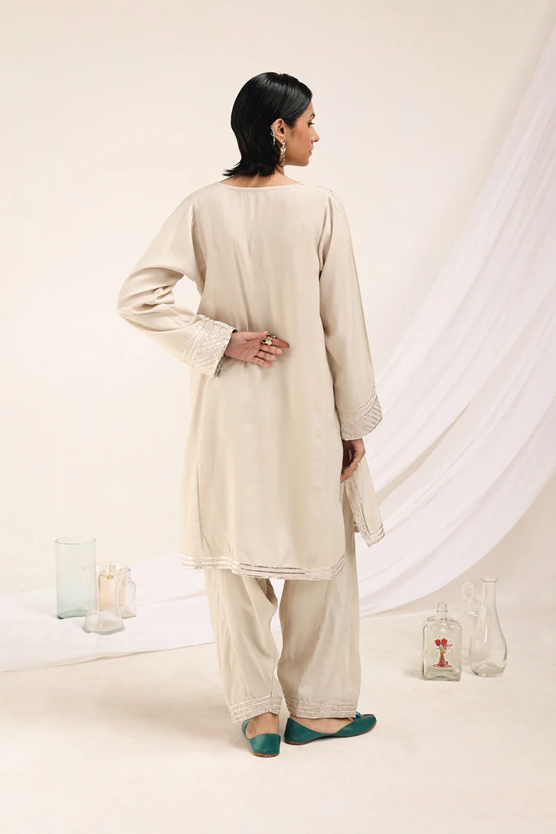 Sunehri Naqsh Zareen Suit - Image 5