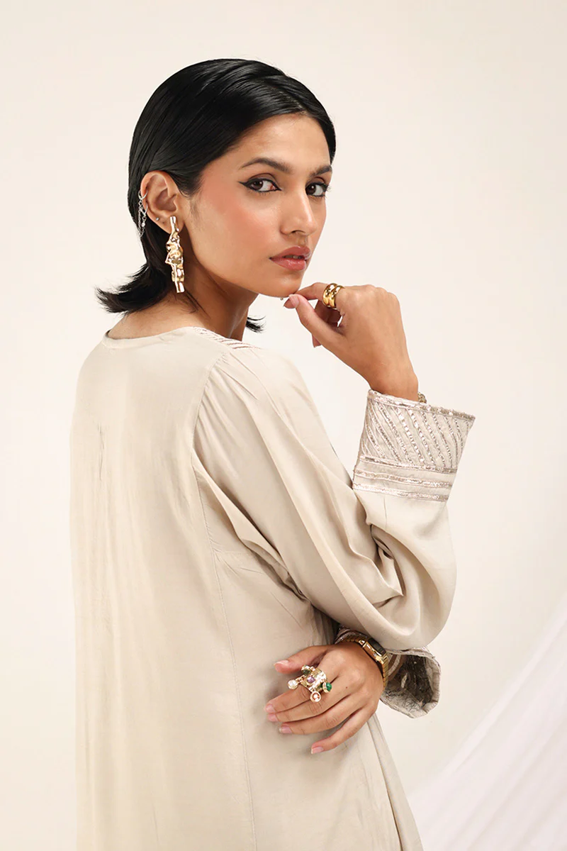 Sunehri Naqsh Zareen Suit - Image 6