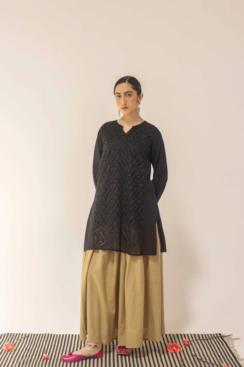 Spring Fling Schiffli Style Top - Image 27