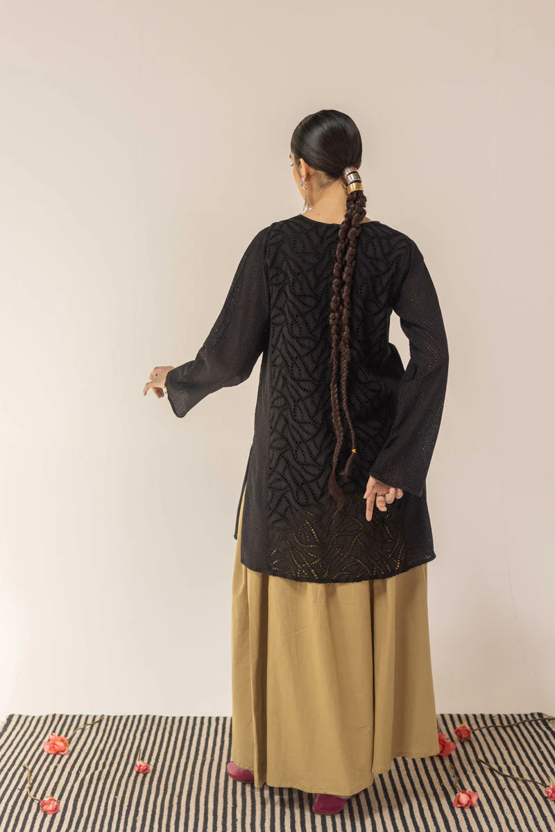 Spring Fling Schiffli Style Top - Image 30