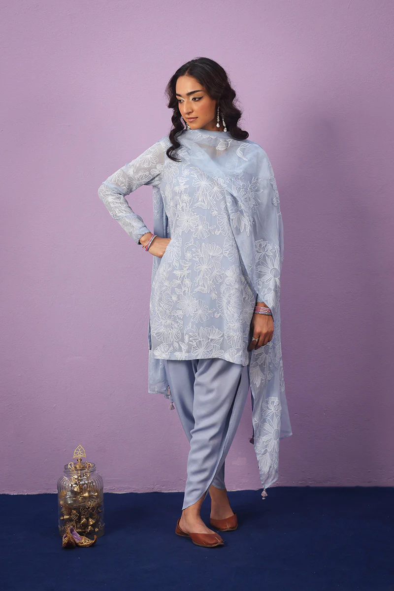 Efflorescence Tulip Ensemble - Image 3